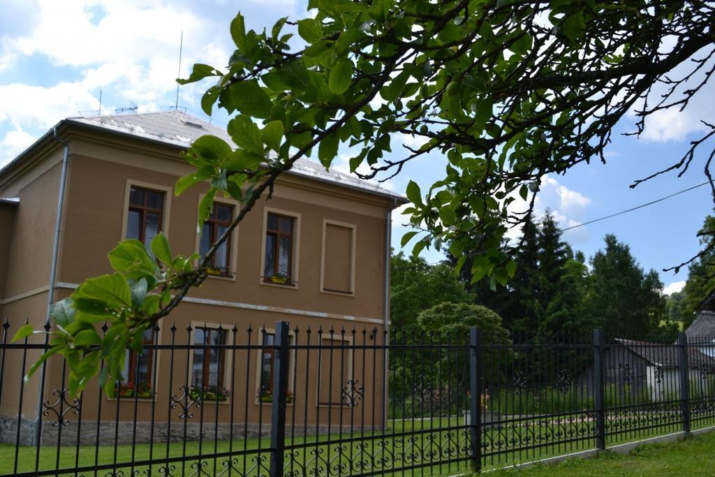 Pension Stara Skola Vysoke Zibridovice Εξωτερικό φωτογραφία